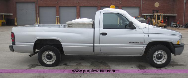 image for item D5797 2001 Dodge Ram 1500 pickup truck
