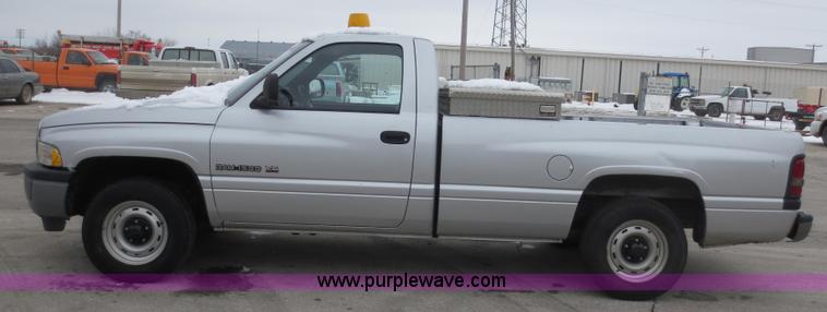image for item D5797 2001 Dodge Ram 1500 pickup truck