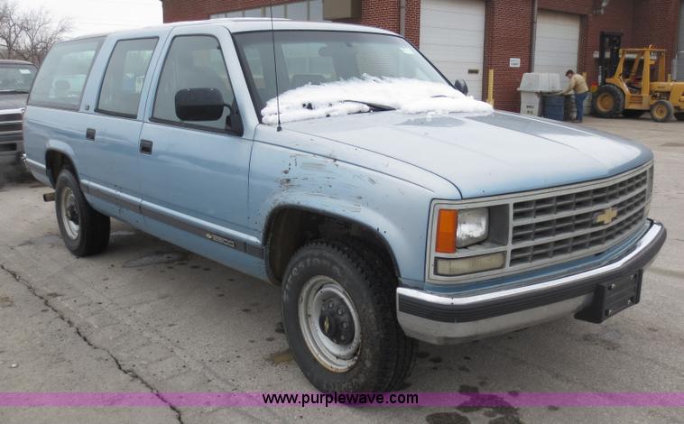 image for item D5798 1993 Chevrolet Suburban C2500 SUV