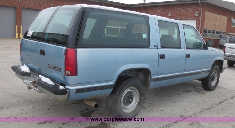 image for item D5798 1993 Chevrolet Suburban C2500 SUV