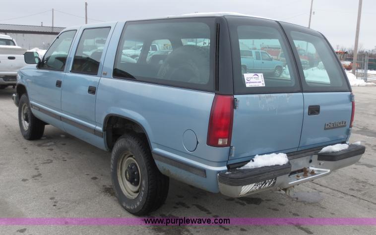 image for item D5798 1993 Chevrolet Suburban C2500 SUV