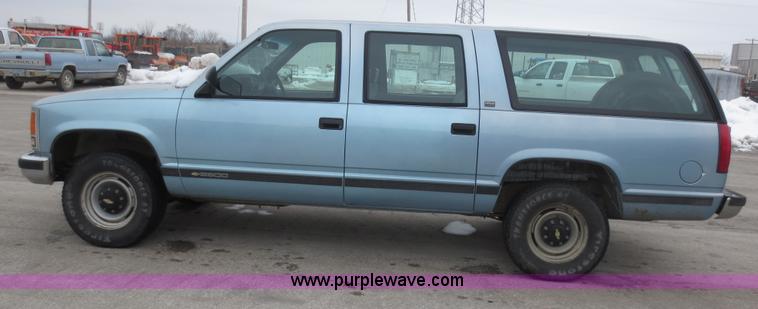 image for item D5798 1993 Chevrolet Suburban C2500 SUV