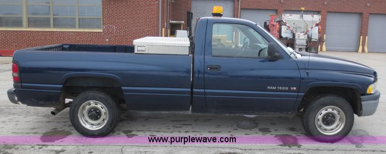 image for item D5799 2001 Dodge Ram 1500 pickup truck