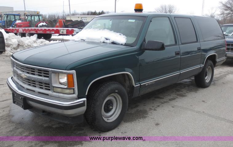 image for item D5800 1998 Chevrolet Suburban C1500 SUV