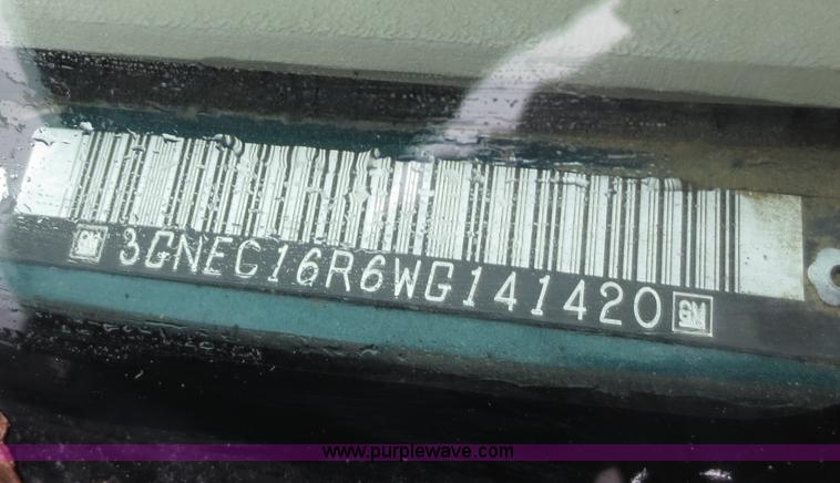 image for item D5800 1998 Chevrolet Suburban C1500 SUV