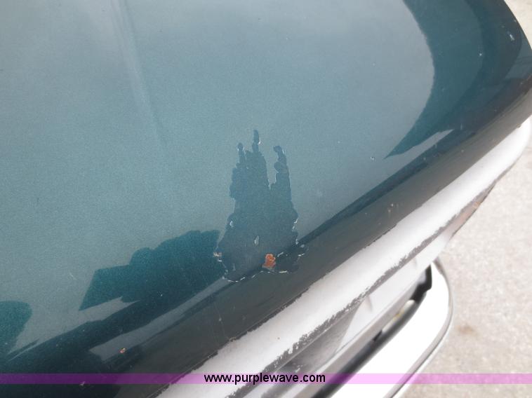 image for item D5800 1998 Chevrolet Suburban C1500 SUV