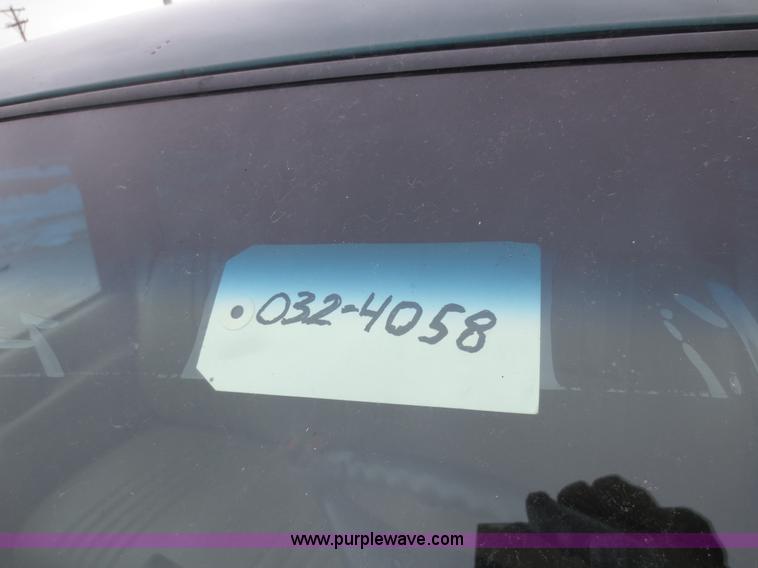 image for item D5800 1998 Chevrolet Suburban C1500 SUV