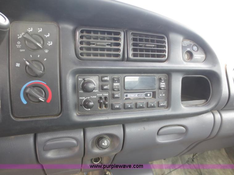 image for item D5803 1999 Dodge Ram 1500 pickup truck