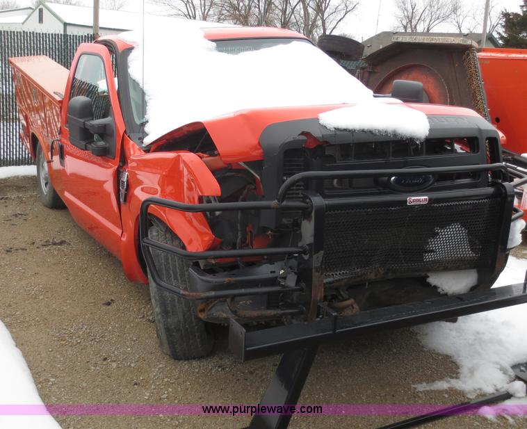 image for item D5804 2009 Ford F250 utility truck
