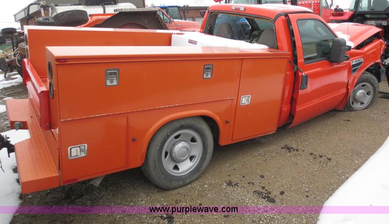 image for item D5804 2009 Ford F250 utility truck