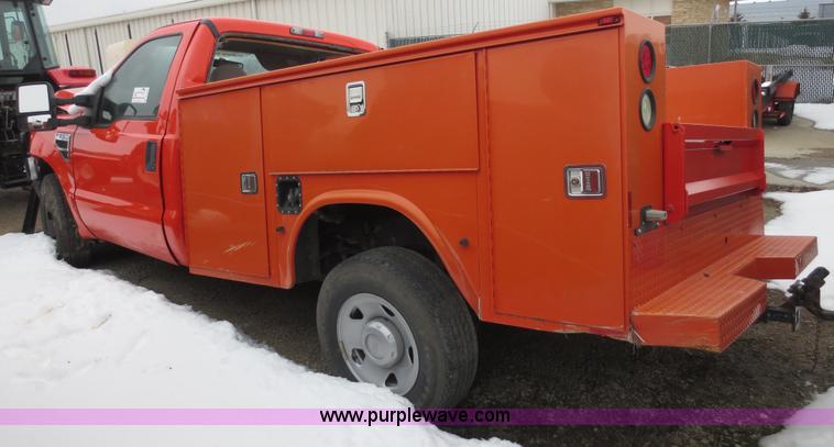 image for item D5804 2009 Ford F250 utility truck