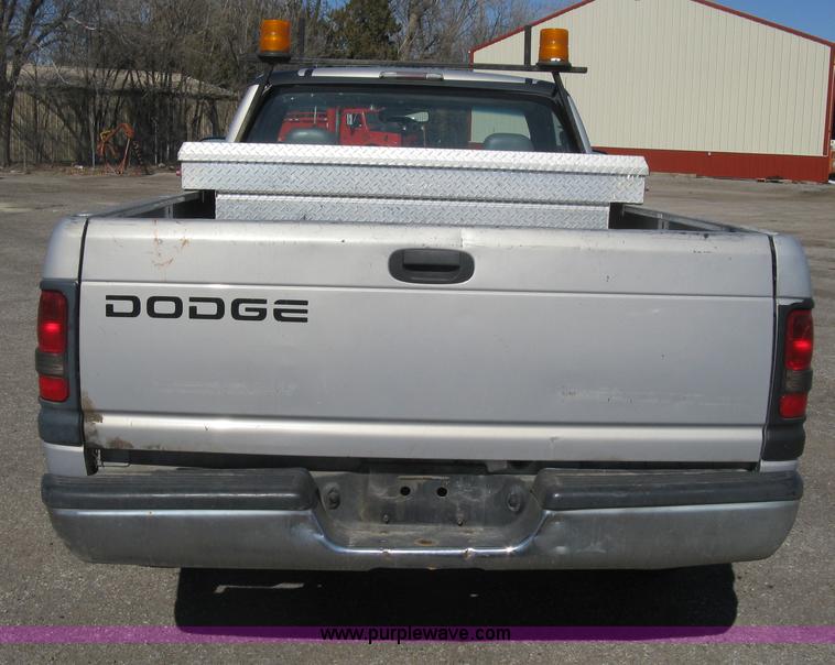 image for item E2882 2001 Dodge Ram 1500 pickup truck
