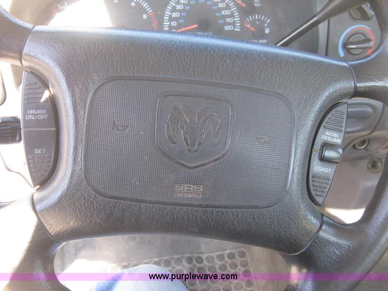 image for item E2882 2001 Dodge Ram 1500 pickup truck