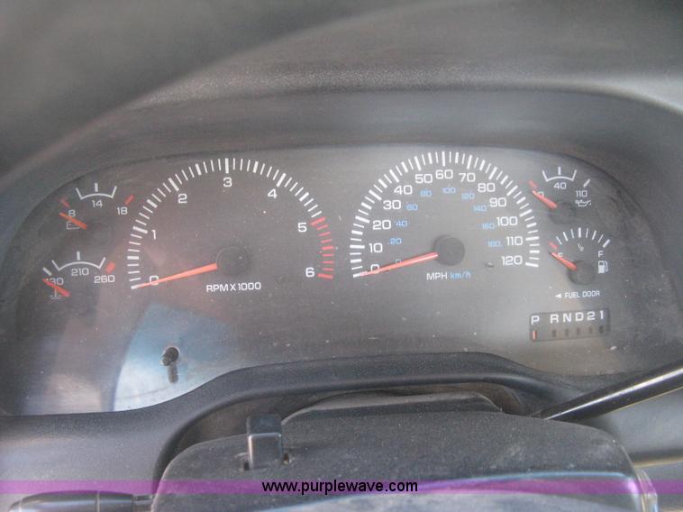 image for item E2882 2001 Dodge Ram 1500 pickup truck