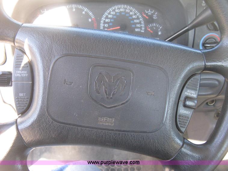 image for item E2882 2001 Dodge Ram 1500 pickup truck