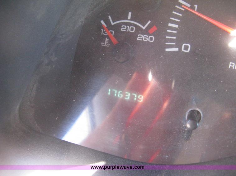 image for item E2882 2001 Dodge Ram 1500 pickup truck