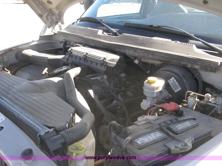 image for item E2882 2001 Dodge Ram 1500 pickup truck