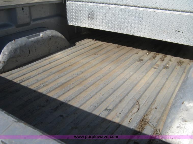 image for item E2882 2001 Dodge Ram 1500 pickup truck