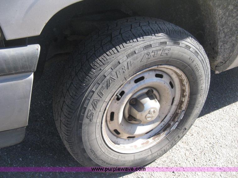 image for item E2882 2001 Dodge Ram 1500 pickup truck