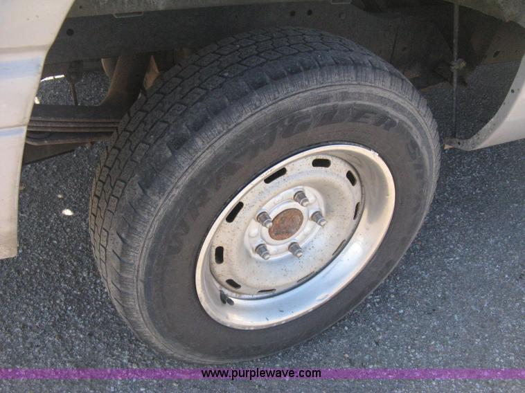 image for item E2882 2001 Dodge Ram 1500 pickup truck