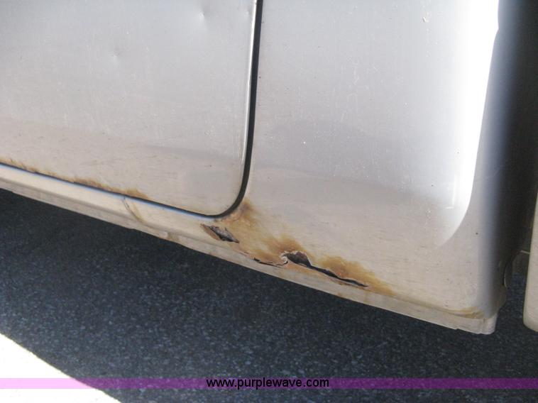 image for item E2882 2001 Dodge Ram 1500 pickup truck