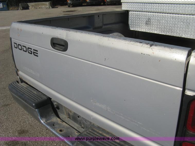 image for item E2882 2001 Dodge Ram 1500 pickup truck