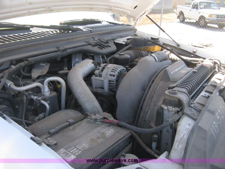 image for item E2883 2006 Ford F250 Super Duty XL pickup truck