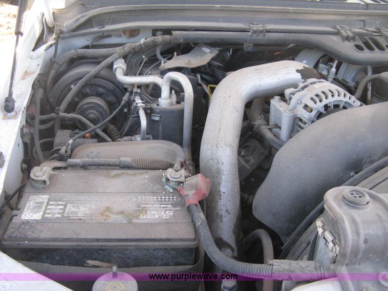 image for item E2883 2006 Ford F250 Super Duty XL pickup truck