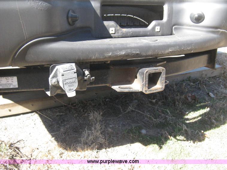 image for item E2883 2006 Ford F250 Super Duty XL pickup truck