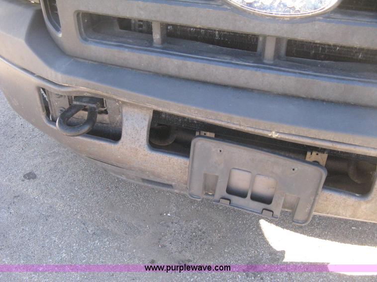 image for item E2883 2006 Ford F250 Super Duty XL pickup truck