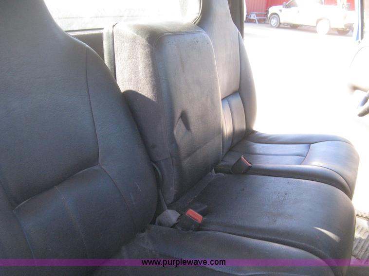 image for item E2886 2001 Dodge Ram 1500 pickup truck