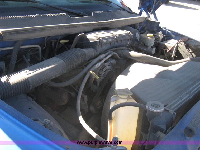 image for item E2886 2001 Dodge Ram 1500 pickup truck