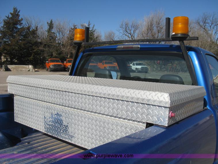 image for item E2886 2001 Dodge Ram 1500 pickup truck