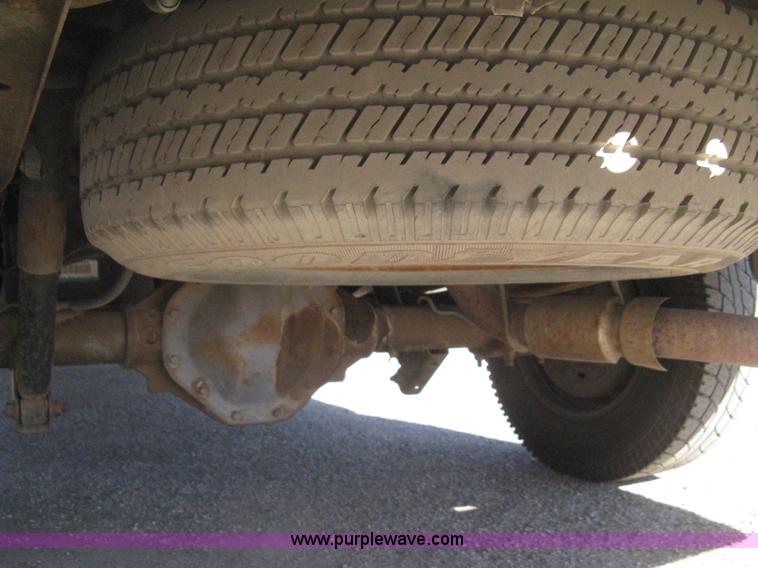 image for item E2886 2001 Dodge Ram 1500 pickup truck