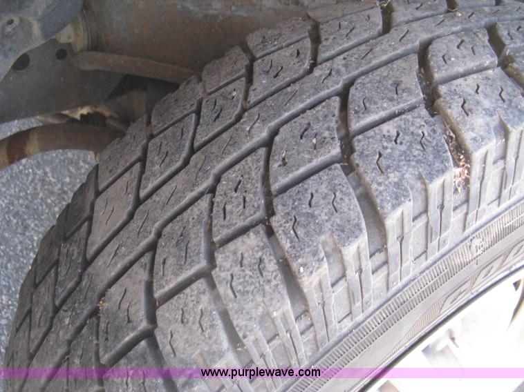 image for item E2886 2001 Dodge Ram 1500 pickup truck