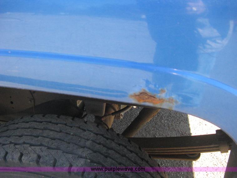 image for item E2886 2001 Dodge Ram 1500 pickup truck