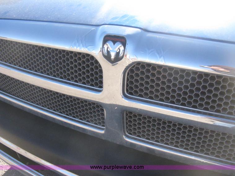 image for item E2886 2001 Dodge Ram 1500 pickup truck