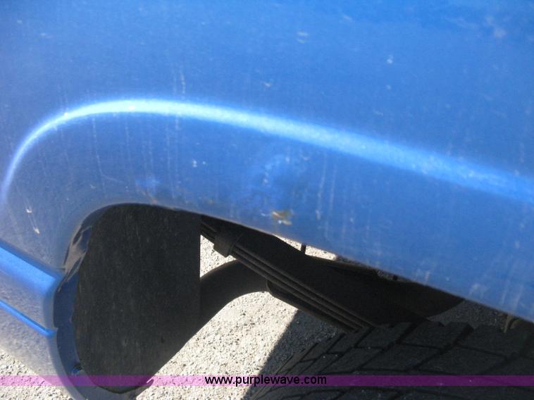 image for item E2886 2001 Dodge Ram 1500 pickup truck