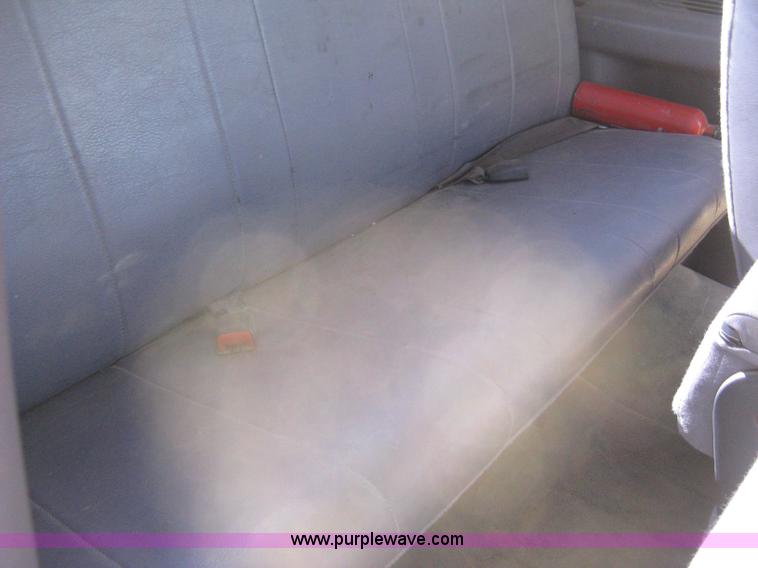 image for item E2887 2001 Dodge Ram 1500 Club Cab pickup truck