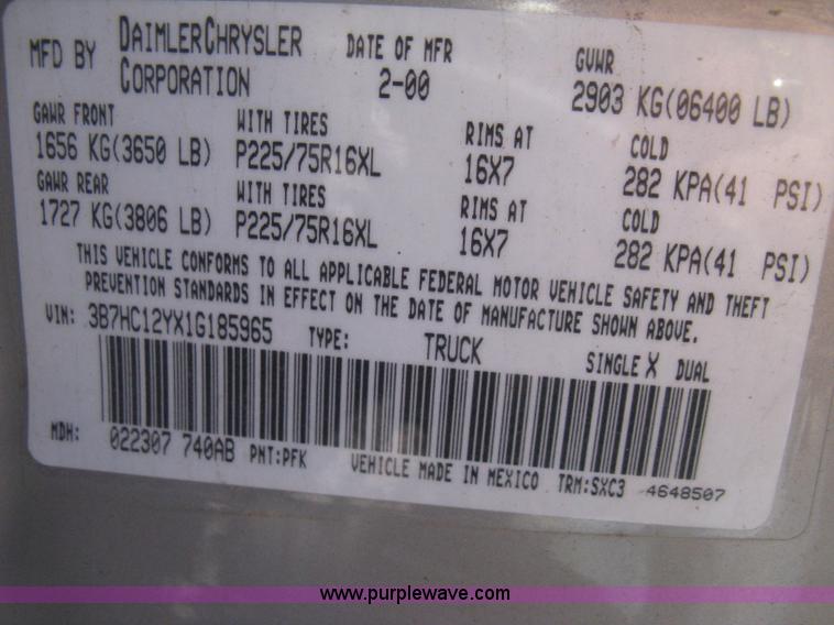 image for item E2887 2001 Dodge Ram 1500 Club Cab pickup truck