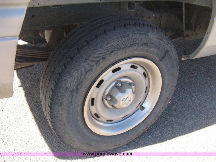 image for item E2887 2001 Dodge Ram 1500 Club Cab pickup truck