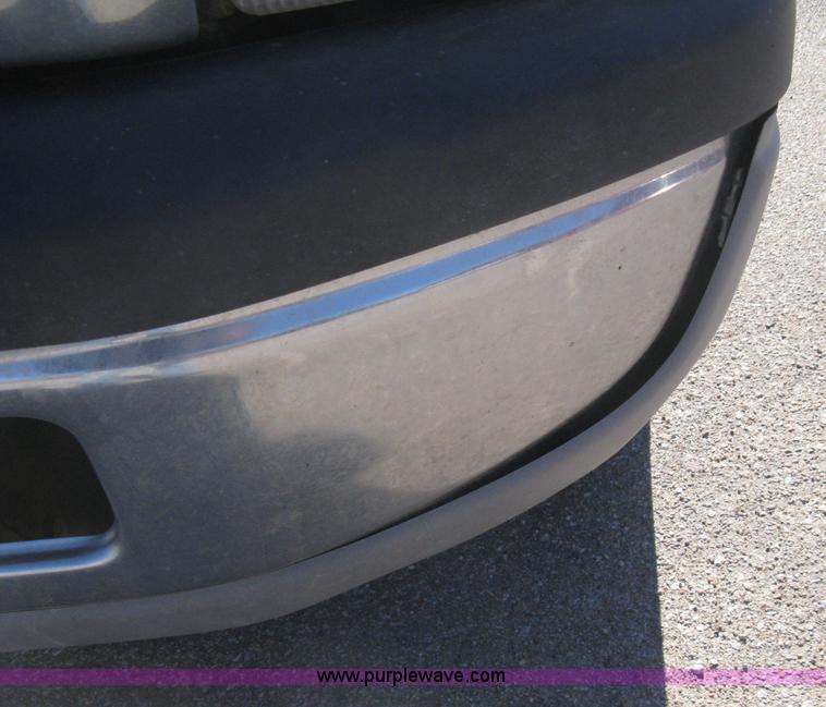 image for item E2887 2001 Dodge Ram 1500 Club Cab pickup truck