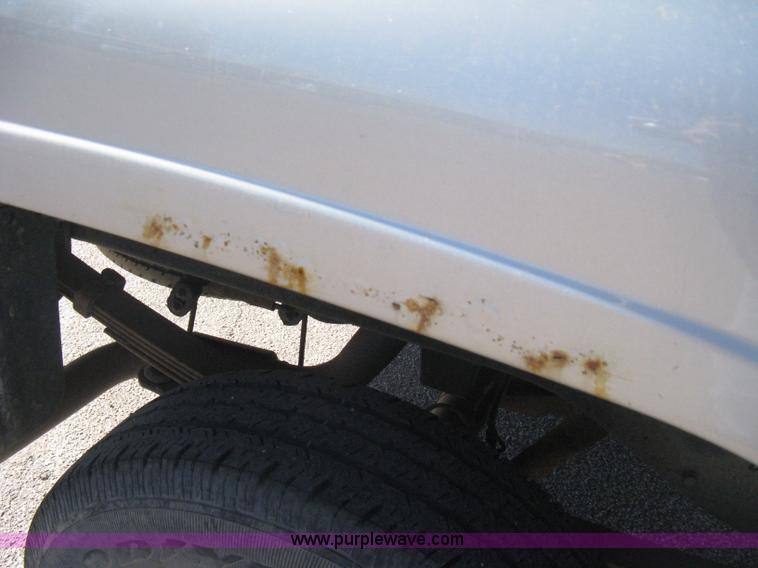 image for item E2887 2001 Dodge Ram 1500 Club Cab pickup truck