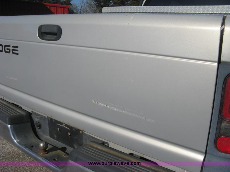 image for item E2887 2001 Dodge Ram 1500 Club Cab pickup truck
