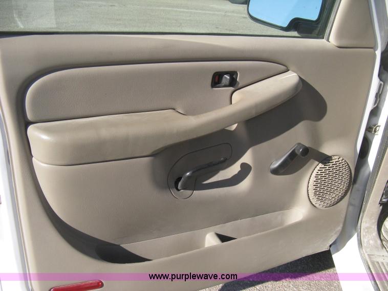 image for item E2889 2006 Chevrolet Silverado 1500 Ext. Cab pickup truck