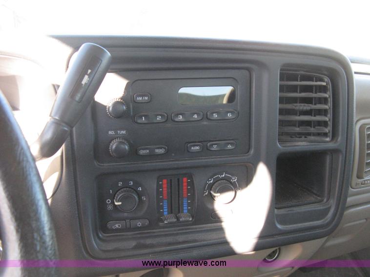 image for item E2889 2006 Chevrolet Silverado 1500 Ext. Cab pickup truck