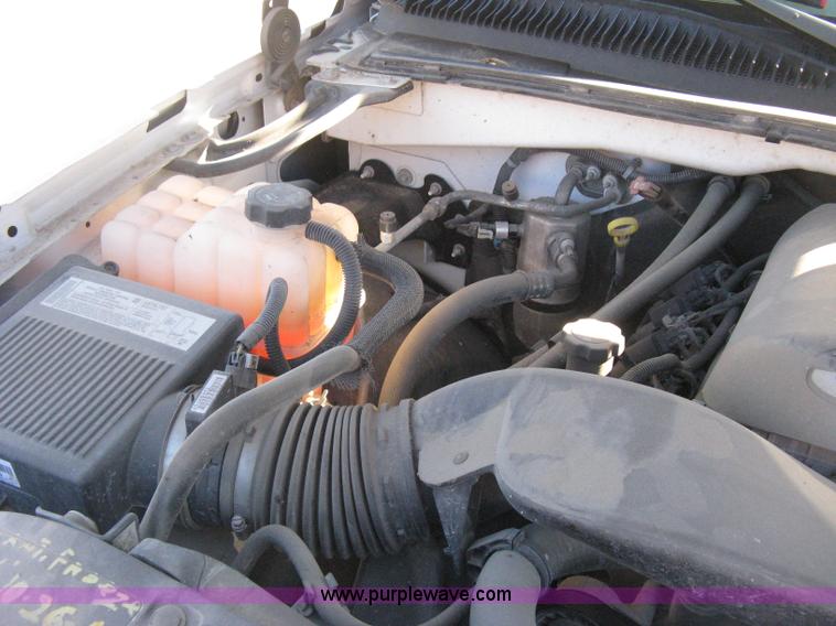 image for item E2889 2006 Chevrolet Silverado 1500 Ext. Cab pickup truck