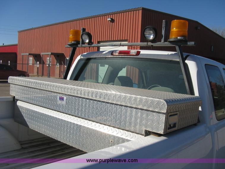 image for item E2889 2006 Chevrolet Silverado 1500 Ext. Cab pickup truck