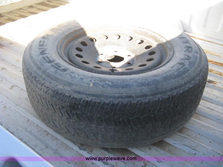 image for item E2889 2006 Chevrolet Silverado 1500 Ext. Cab pickup truck