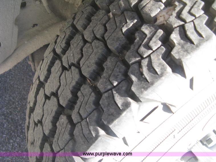 image for item E2889 2006 Chevrolet Silverado 1500 Ext. Cab pickup truck